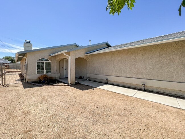 Photo - Wonderful 3 Bedroom 2 Bath in Yucca Valley