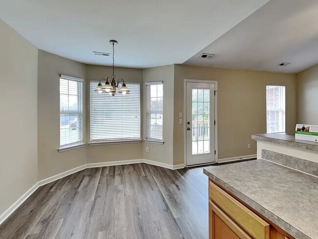 Photo - 2205 Centergrove Rd