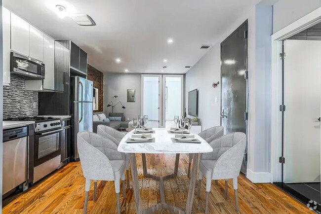 Building Photo - Furnished room/NOT APARTMENT Unit 4