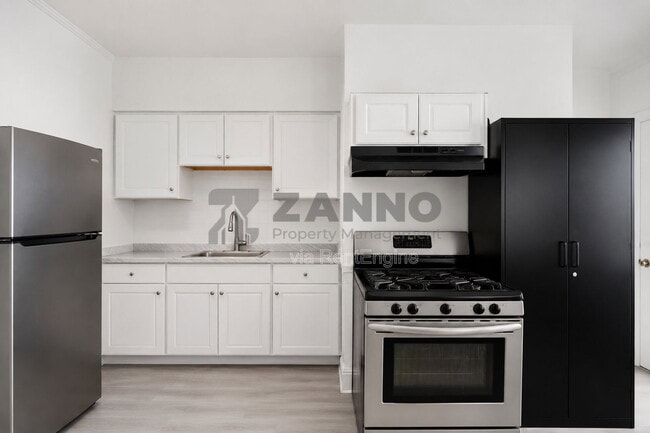Building Photo - 55 Potter St Unit 2