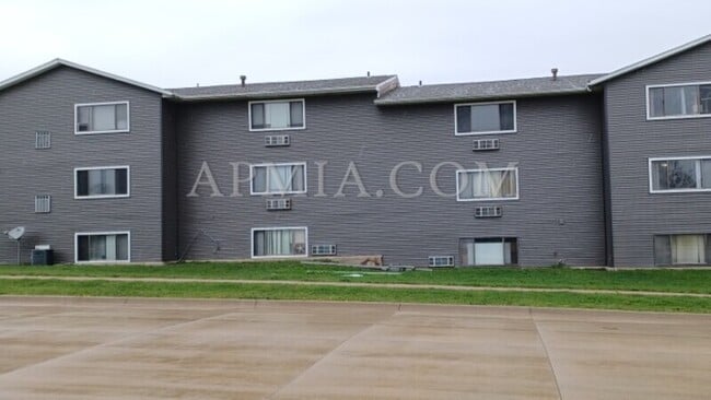 Building Photo - 980 Eisenhower Rd Unit 20