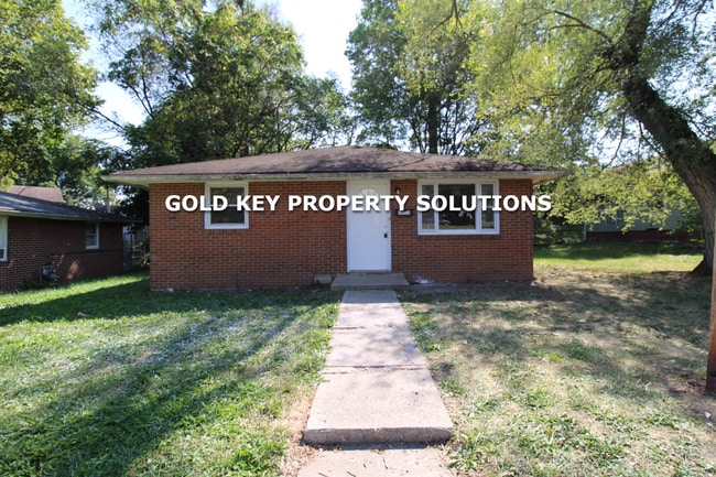 Building Photo - 3 BR 1 BA Brick Ranch with New Flooring an...