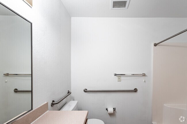 1HAB, 1BA - 650 ft² - Wyndam Place Senior Residence - Lawrence