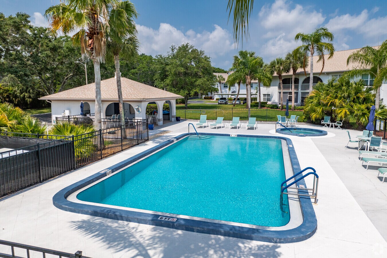 3201-3211 Landmark Dr Clearwater, FL - Landmark Place