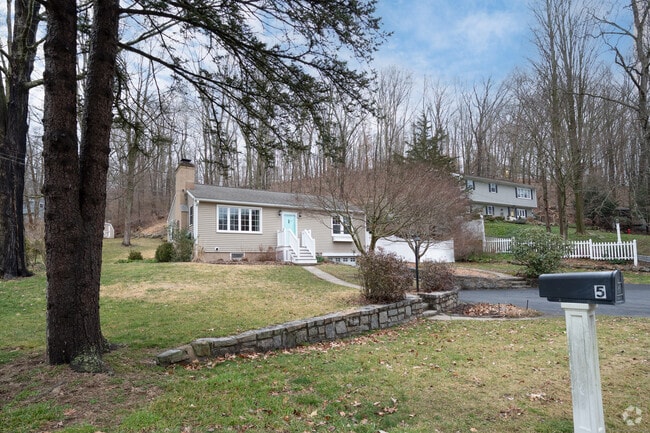 Building Photo - 5 Wood Creek Rd Rental