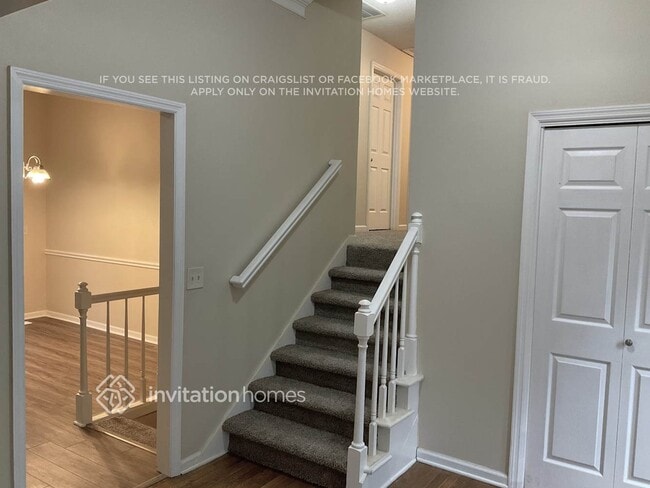 Photo - 211 Whisperwood Ln