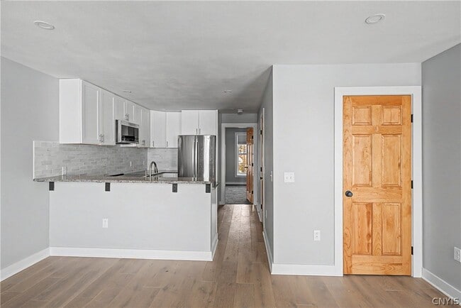 Photo - 28 E Genesee St