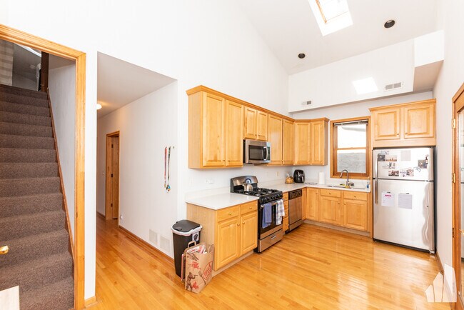 1940 W Diversey Pkwy Unit 3W