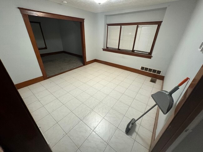 Photo - 238 Crestwood Ave Unidad Lower