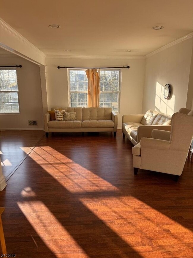 Photo - 518 Downer St