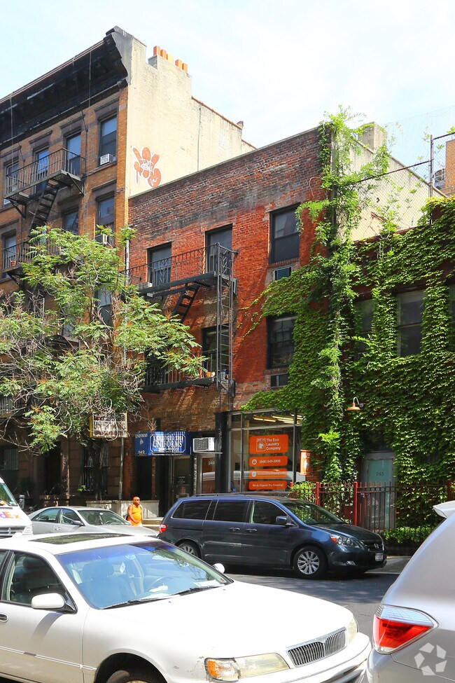 Photo - 249 W 18th St Apartments