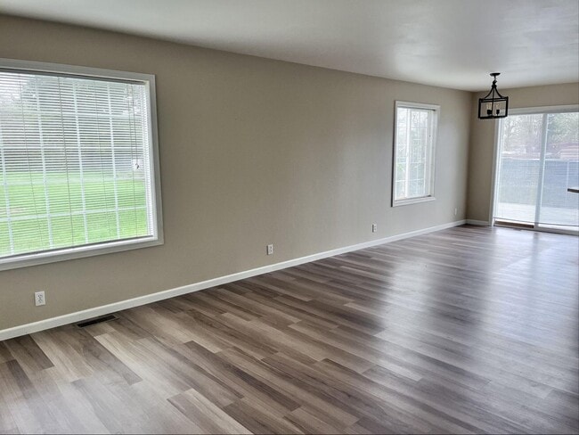 Photo - 3239 Cherrywood Ave