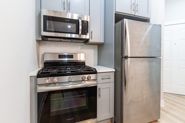 Photo - 441 W Belden Ave