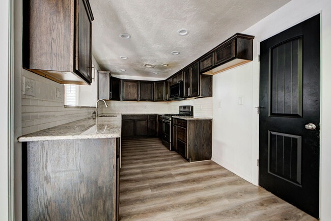 Photo - 1222 Camden Way