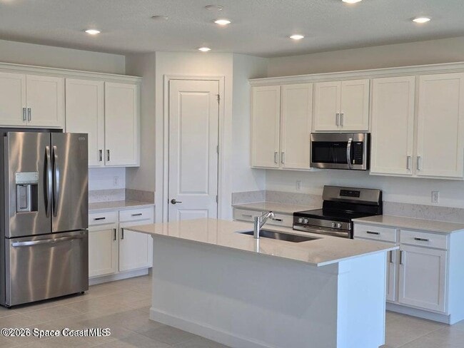 Photo - 1961 Marigold Trl NW