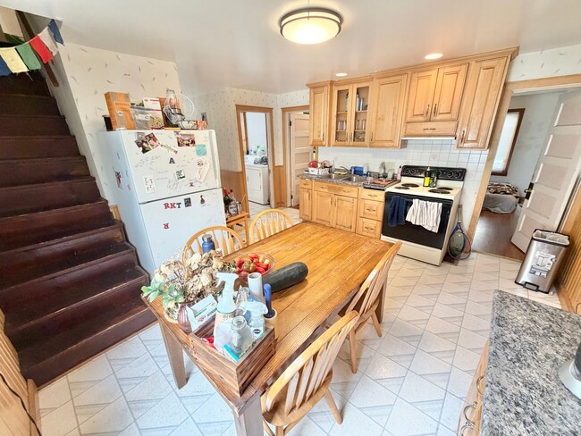 Photo - 461-463 Colchester Avenue Unidad 463