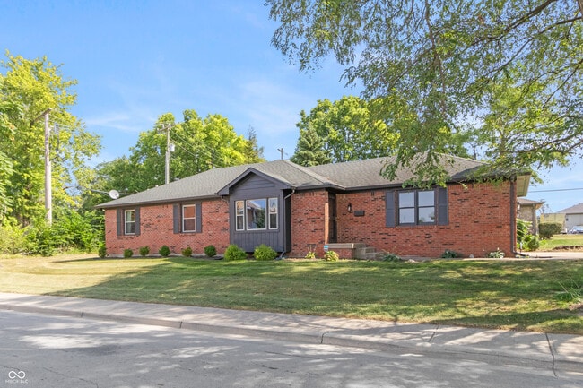 Building Photo - 110 1st St SE