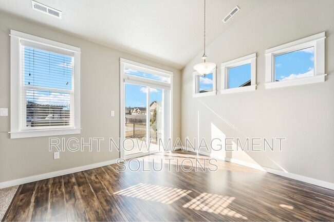 Photo - 2631 E Red Garnet St