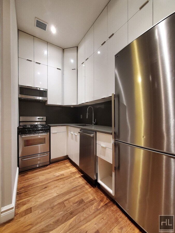 Photo - East 75th Street Unidad 4D