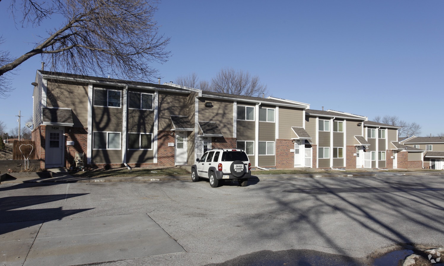 Photo - Crestview Village Apartments