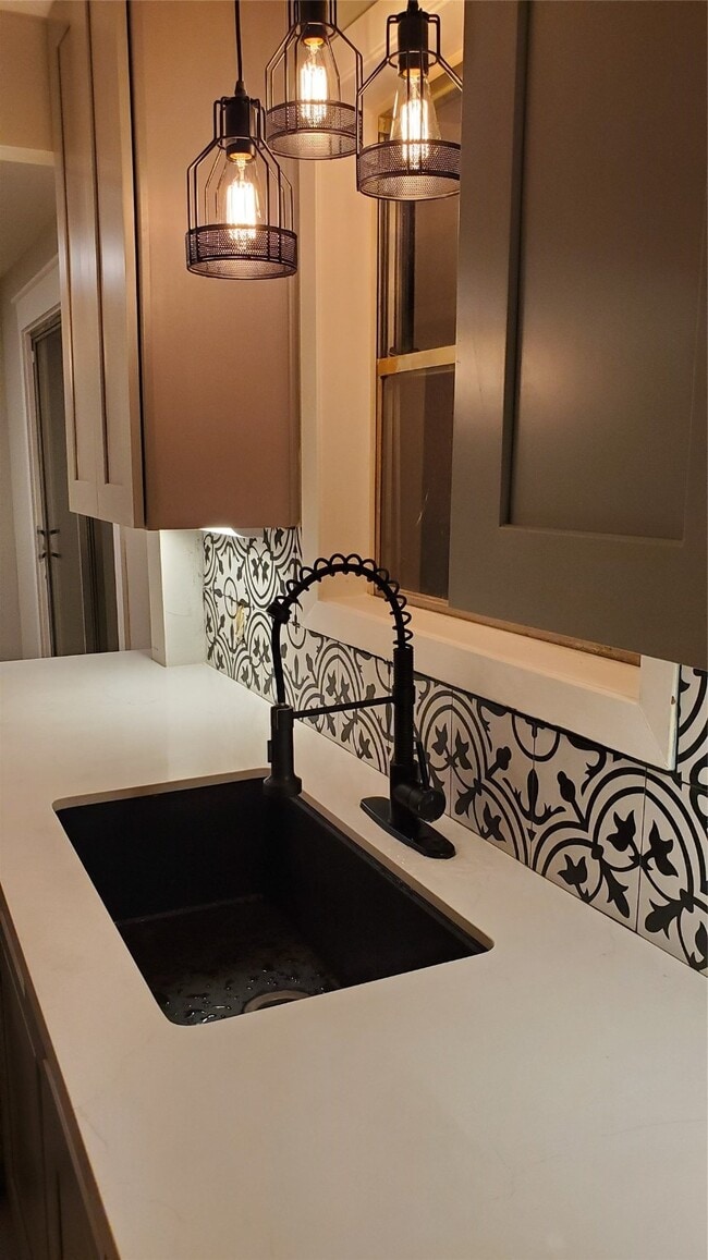 Photo - 7151 Neff St