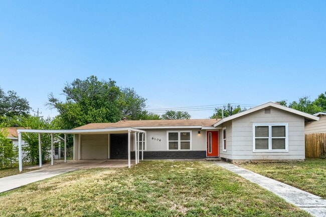Building Photo - 8106 Windlake Dr