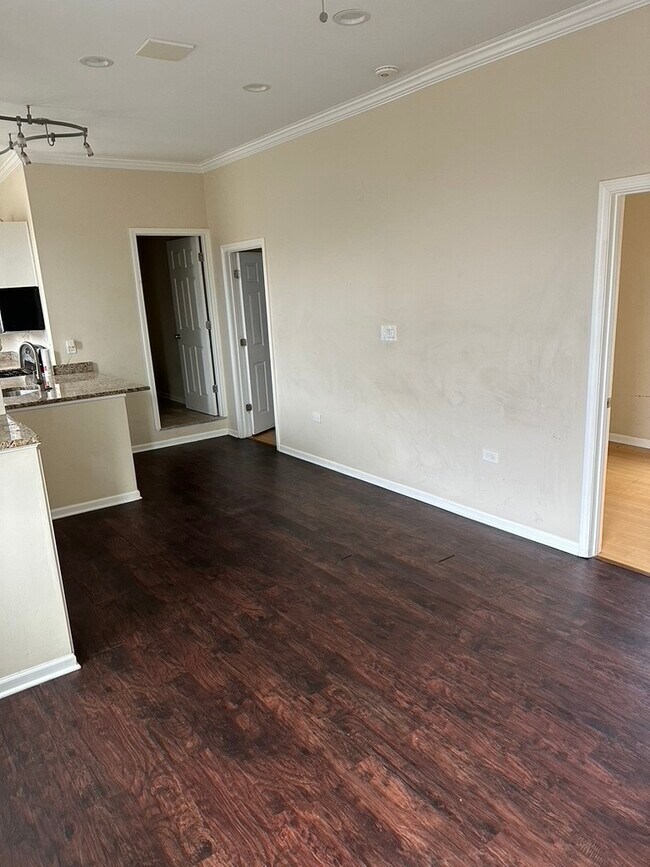 Photo - 321 W 24th St Unit 3R