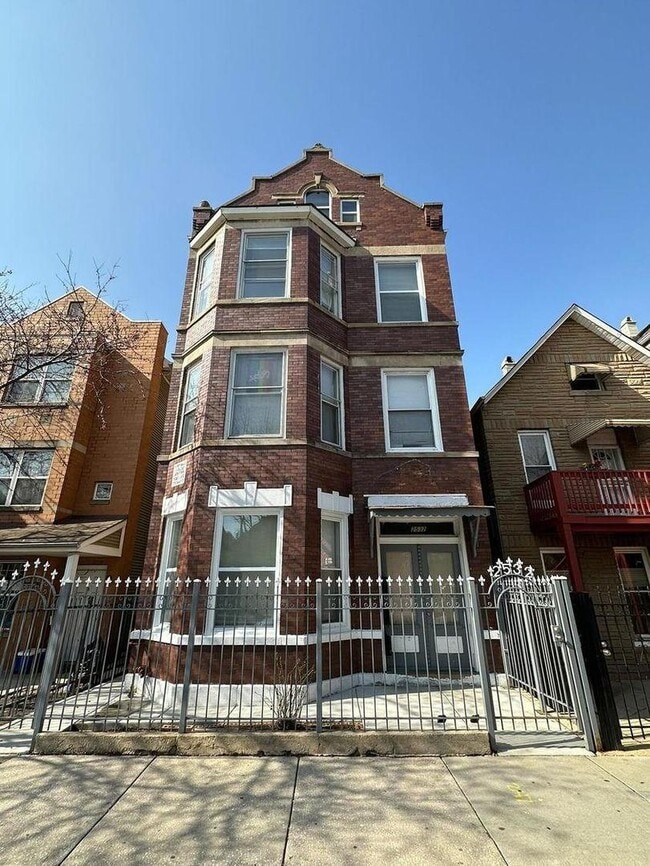 Building Photo - 2532 S Albany Ave Unit 1