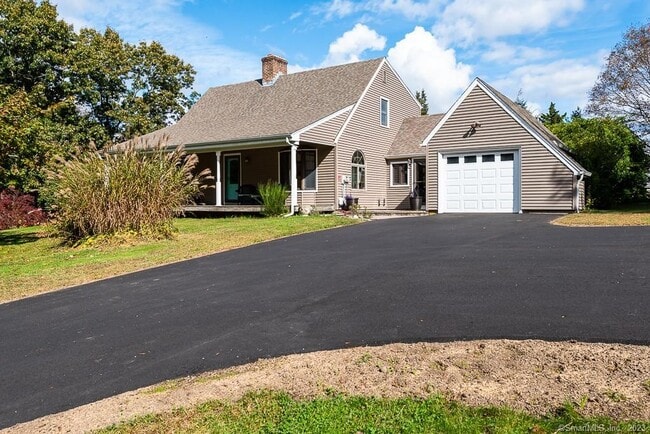 Photo - 131 Hemlock Dr