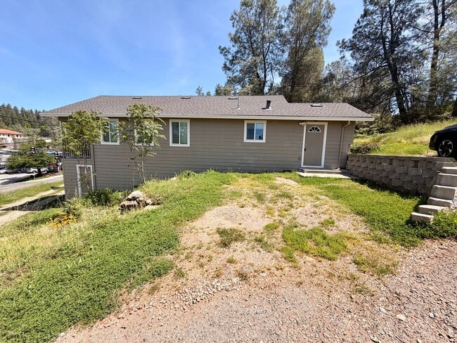 Photo - Updated 2 Bedroom 1 Bathroom in Grass Valley