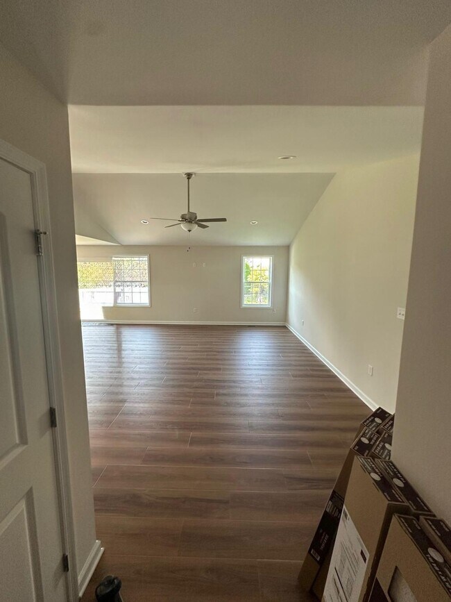 Photo - 209 Jensen Way