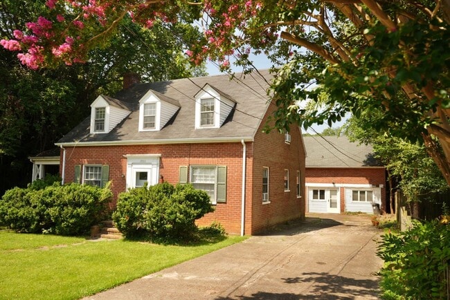 Building Photo - 109 Piedmont Ave N Unit Apt #C