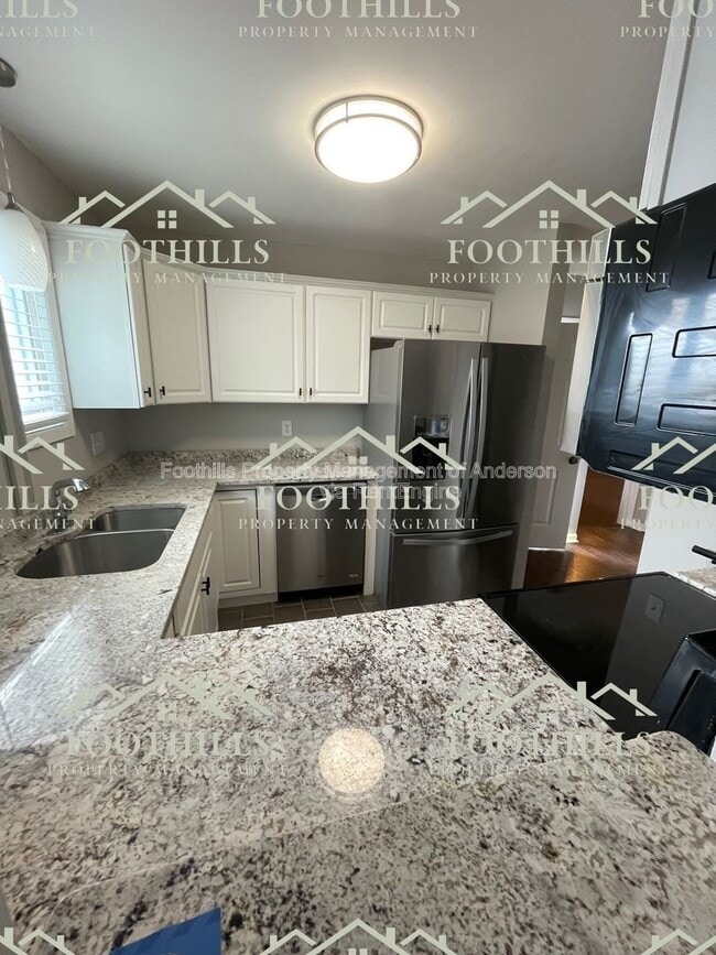 Photo - 612 Northlake Dr