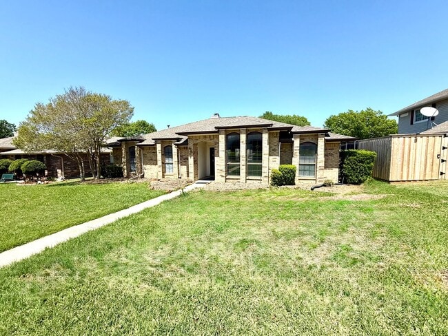 Charming Carrollton Home with Prime Location - Charming Carrollton Home with Prime Location