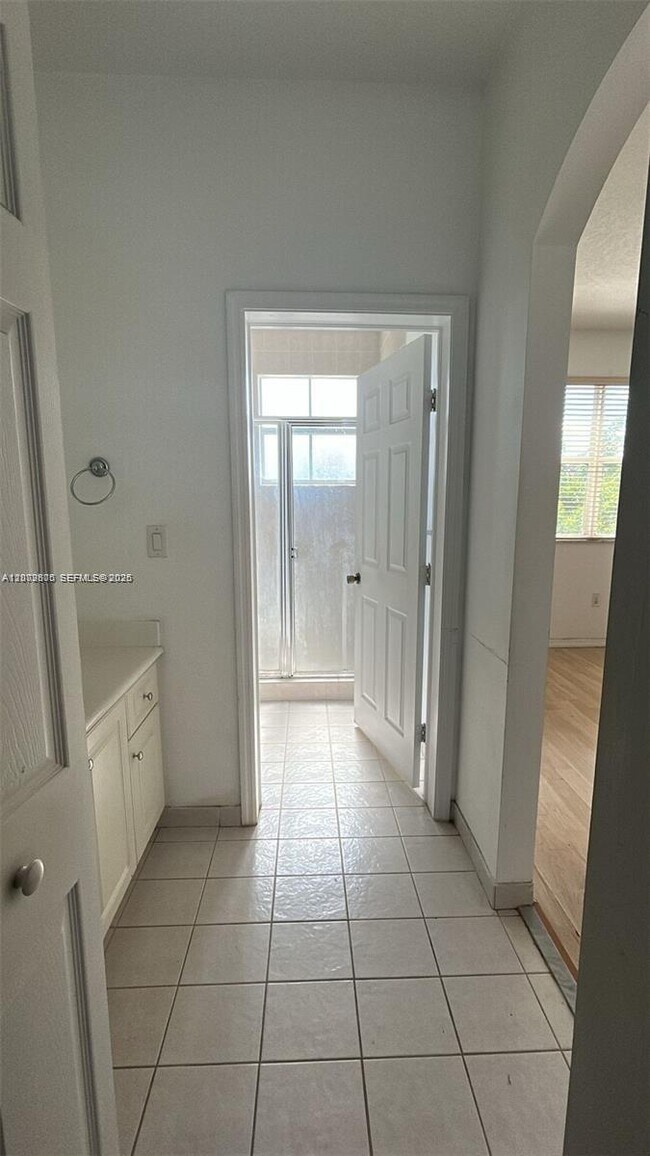 937 SW 143rd Ave Unit 1605