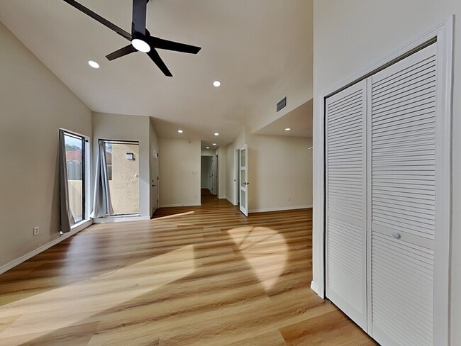 Photo - 739 Golden Sunshine Cir