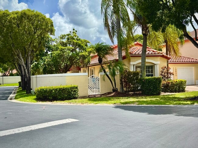 Building Photo - 10530 NW 52nd Terrace Rental