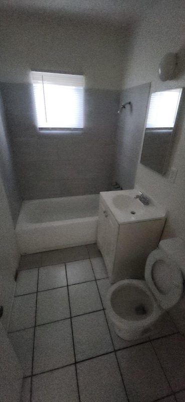 Photo - 444 E Lancaster Blvd