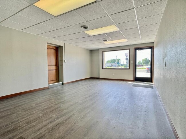 Photo - 702 E Main St