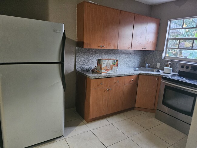 Photo - 826 NW 75th St