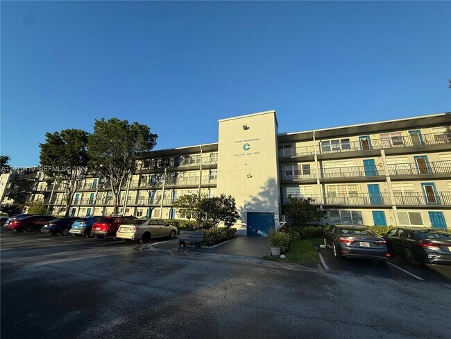Building Photo - 301 SW 135th Ave Unit 402C