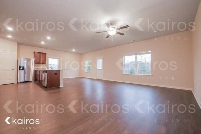 Photo - 1037 Pilgrim Ln