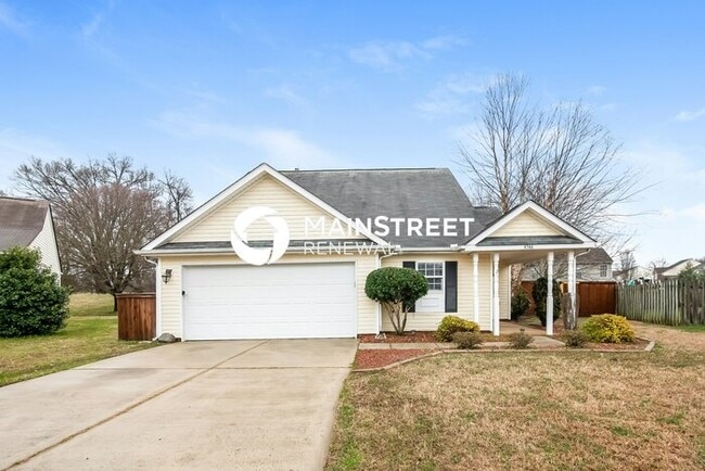 Building Photo - 3 Bedroom Pet-Friendly Home in Concord, NC with Main Street Renewal
