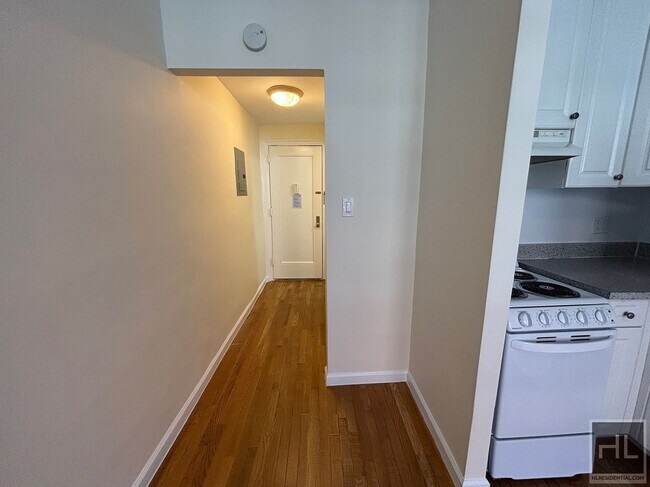 Photo - WEST 72 STREET Unidad 2F