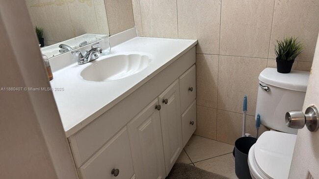 Photo - 26 Diplomat Pkwy Unidad 2318