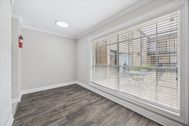 Photo - 201 Emerson St Unit 5