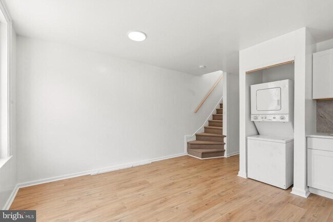 Photo - 4035 Green St
