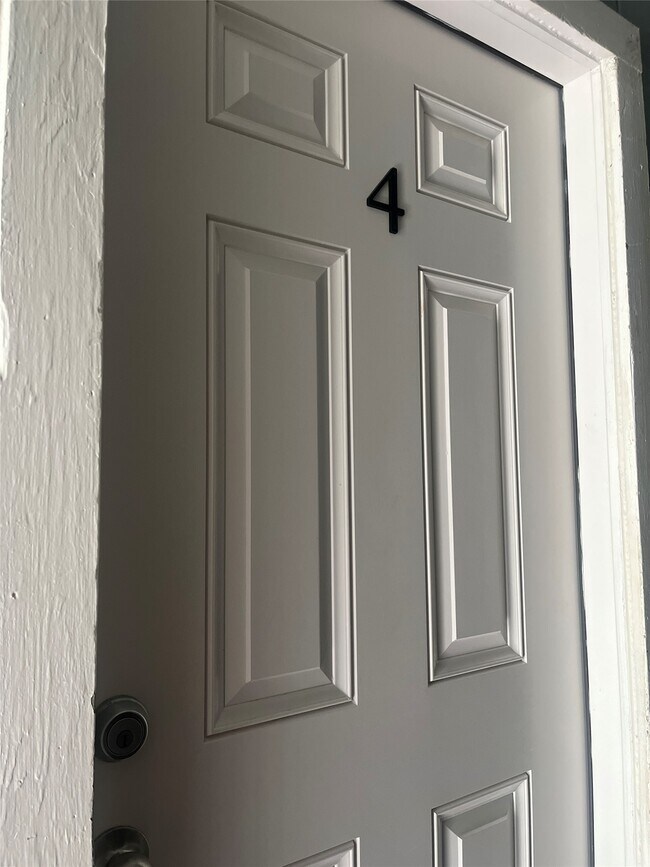 Photo - 4626 Bell St Unit 4