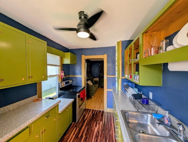 Photo - 772 Hillview Ave