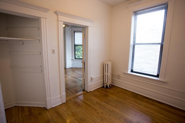 Photo - 5401-5403 S. Woodlawn Avenue